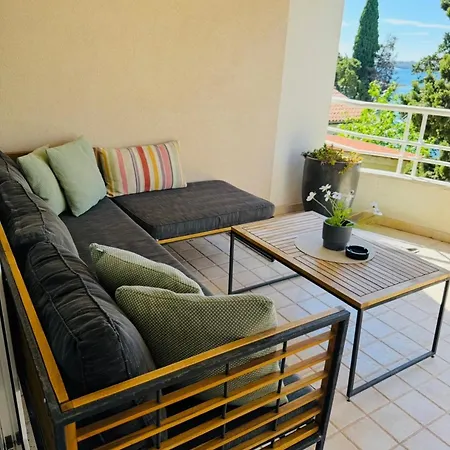 Belview - Beachfront Апартаменты