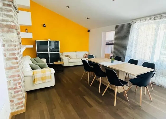 Belview - Beachfront Apartment Pula