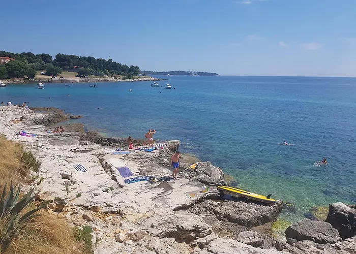 Belview - Beachfront * Пула