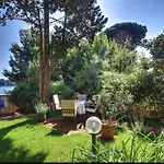 Belview - Beachfront Apartment *