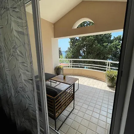 Belview - Beachfront شقة *