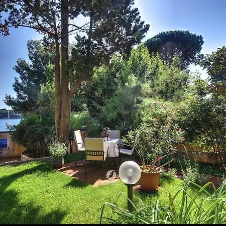 Belview - Beachfront Apartmán *