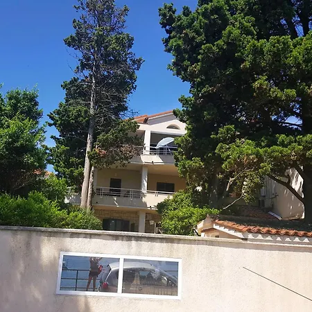 Belview - Beachfront *