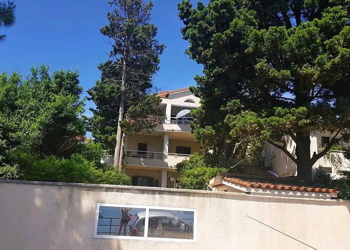 Belview - Beachfront *